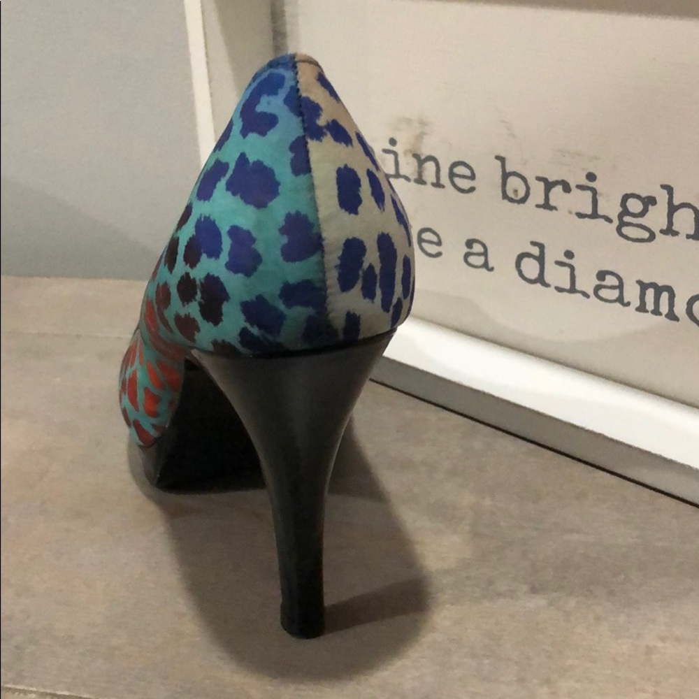 Shoes - Picture 3 of 3